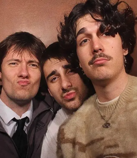 Selfie des trois associés de currymango.